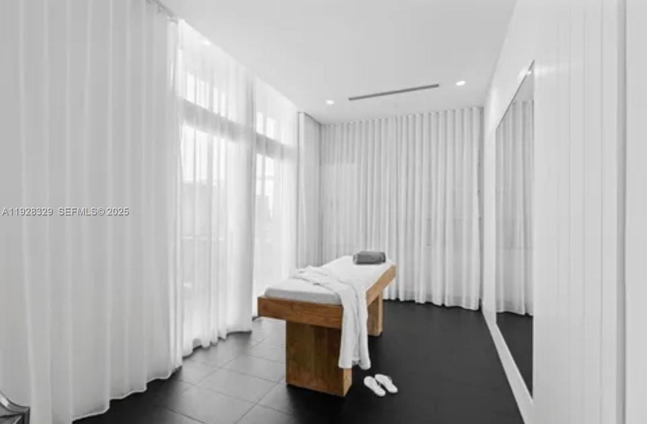 METROPICA NORTH TOWER ONE - Residential