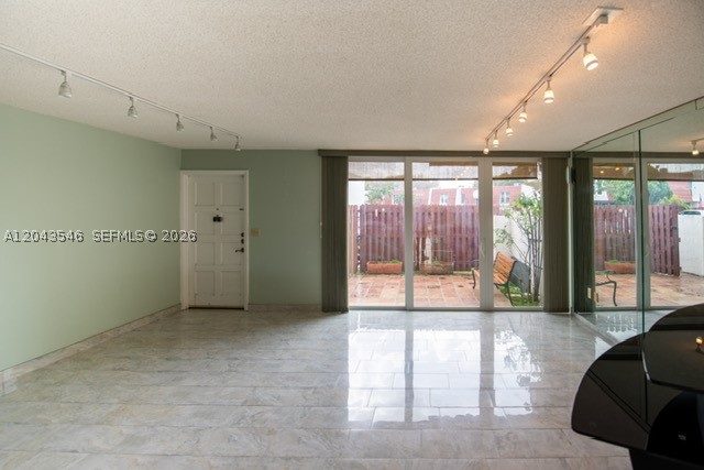 LAKE LAURA CONDO NO 2 - Residential