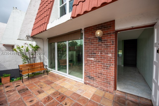 LAKE LAURA CONDO NO 2 - Residential