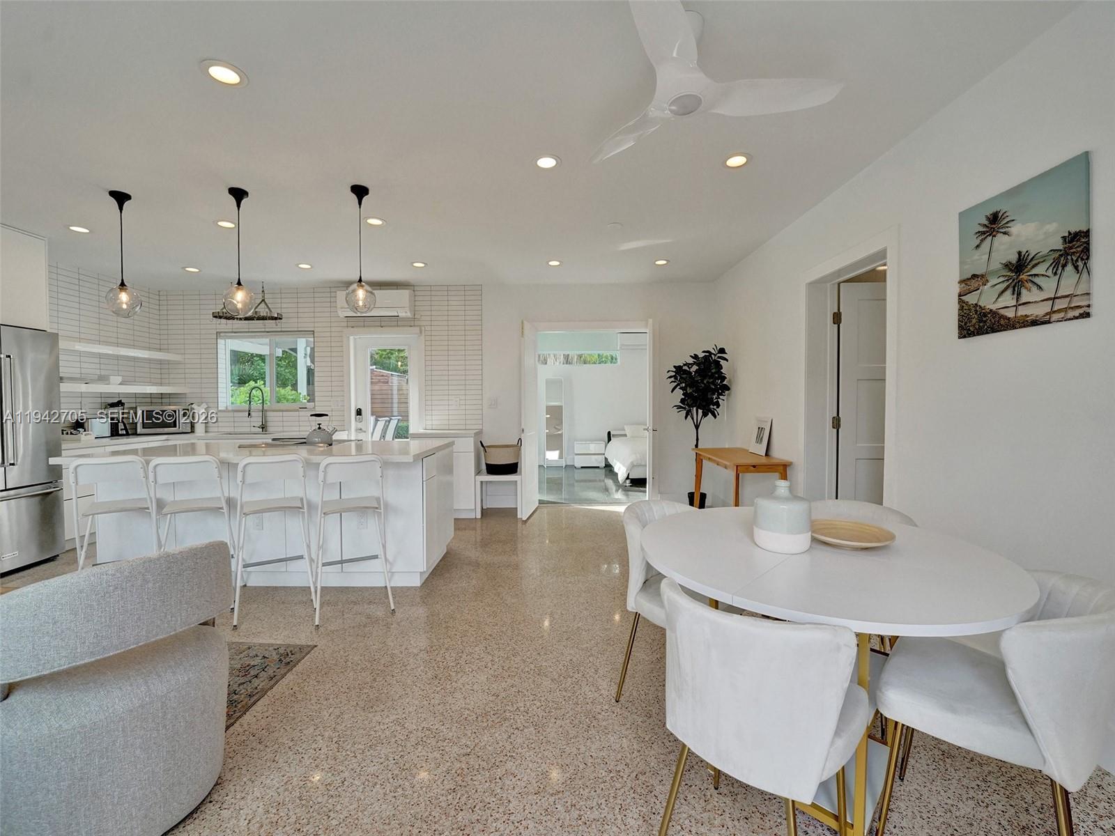 LAUDERDALE GROVES AMEN PL - Residential