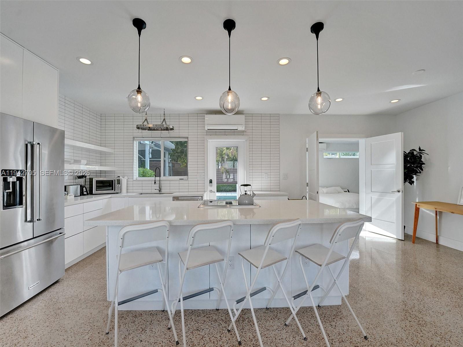 LAUDERDALE GROVES AMEN PL - Residential