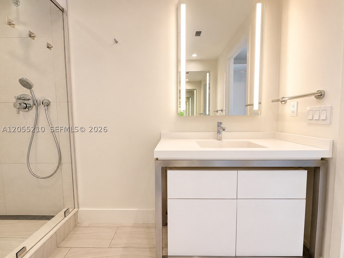 METROPICA NORTH TOWER ONE - Residential