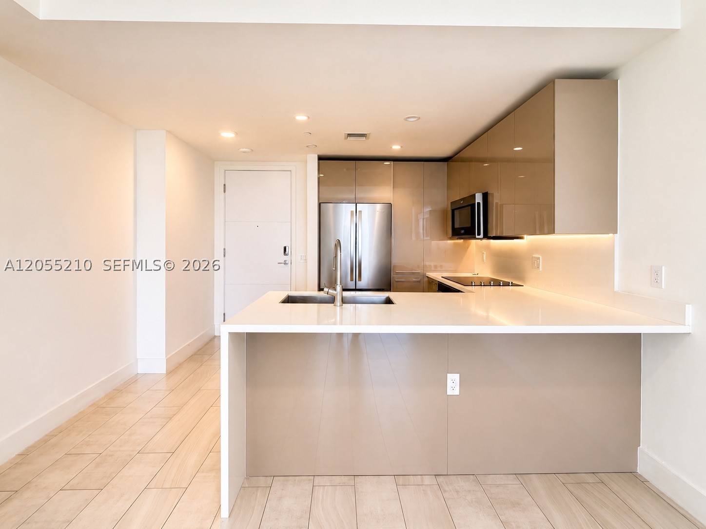 METROPICA NORTH TOWER ONE - Residential