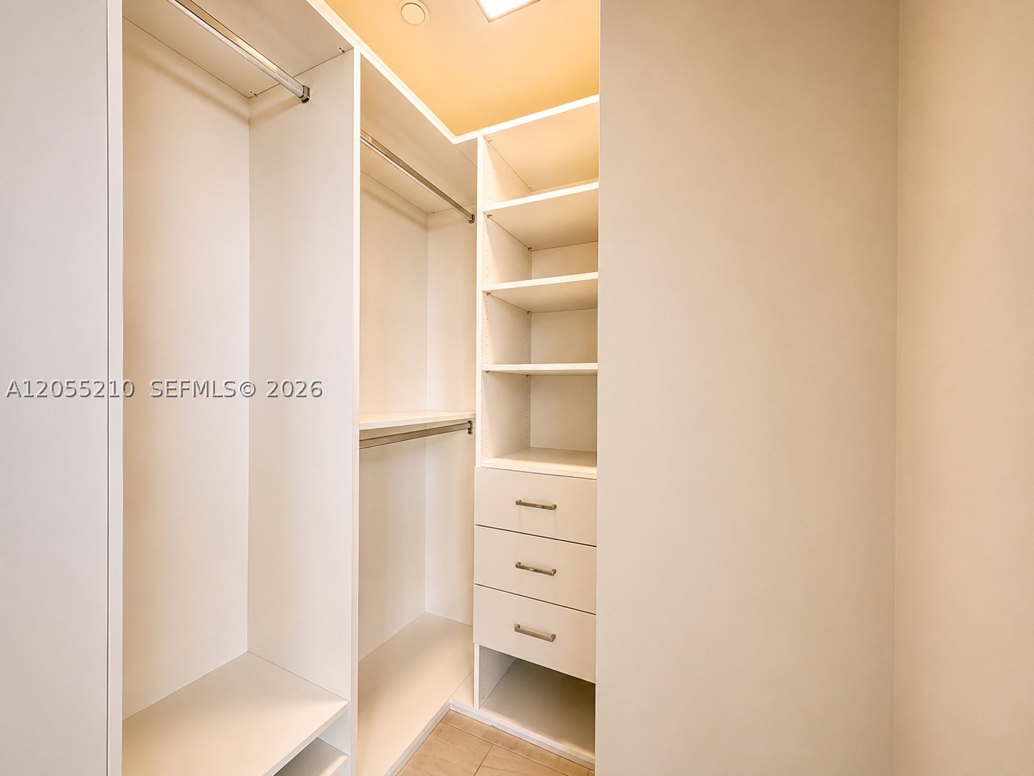 METROPICA NORTH TOWER ONE - Residential