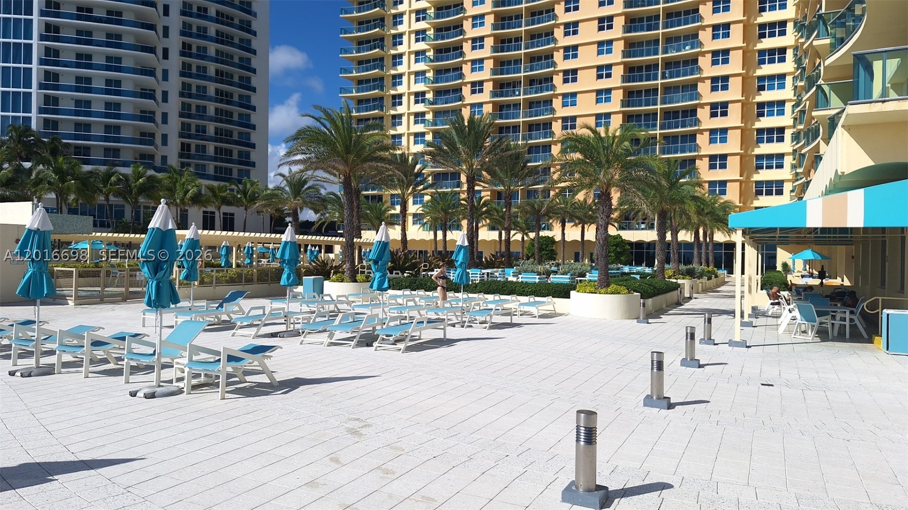 WAVE CONDO - Residential