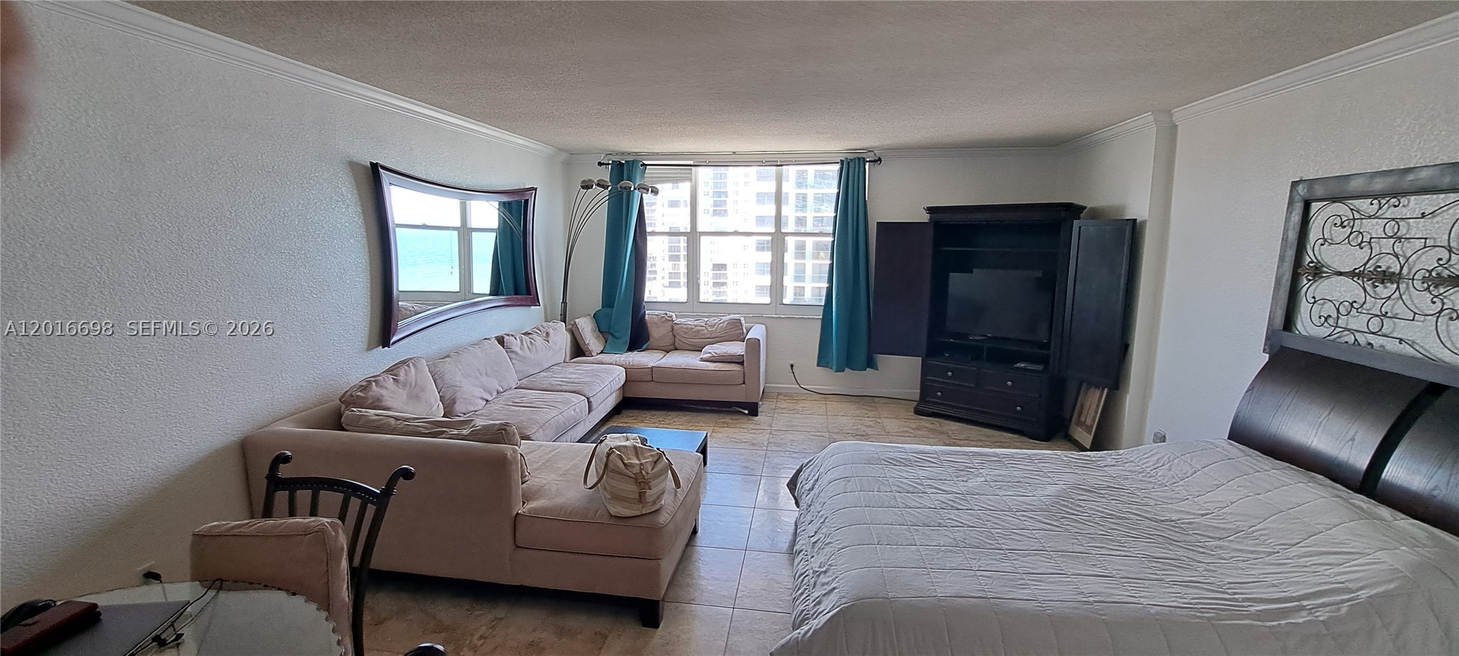 WAVE CONDO - Residential