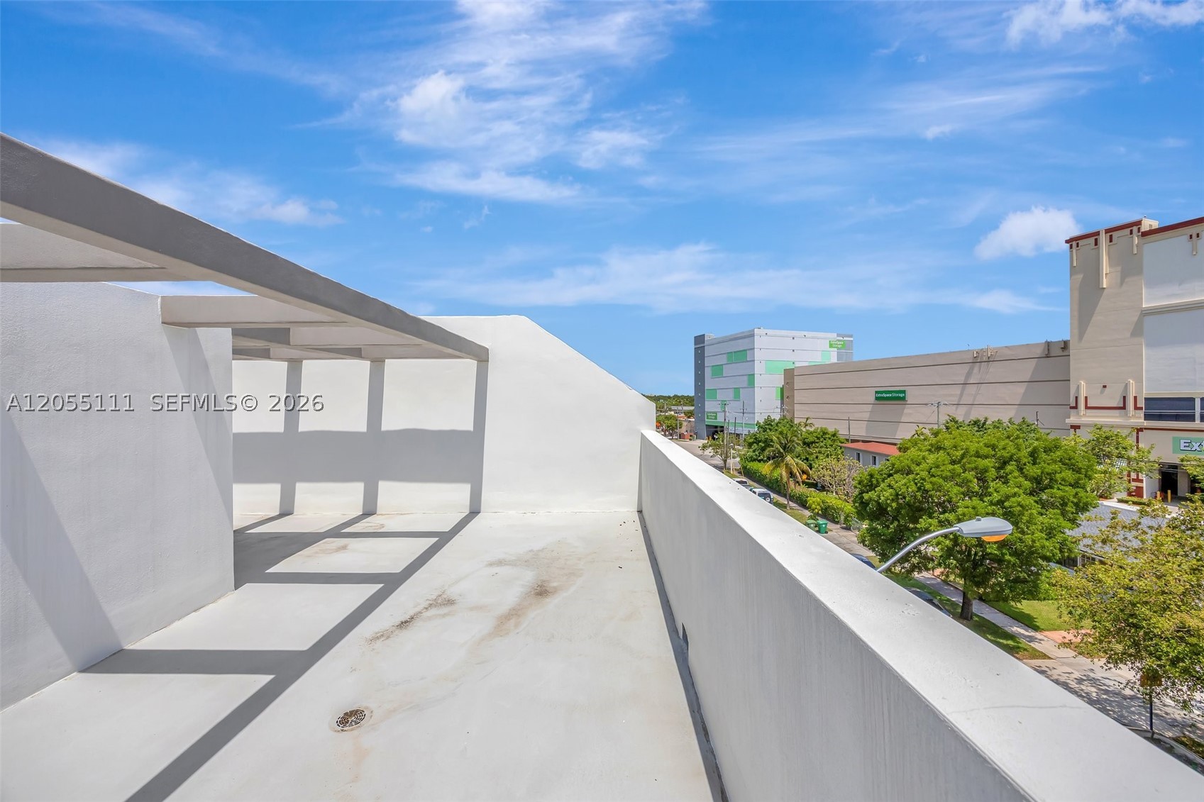 Caliza Townhouses - Residential