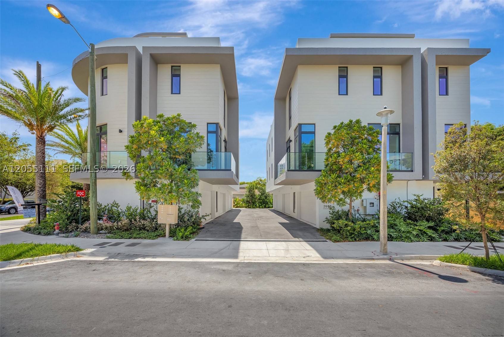 Caliza Townhouses - Residential