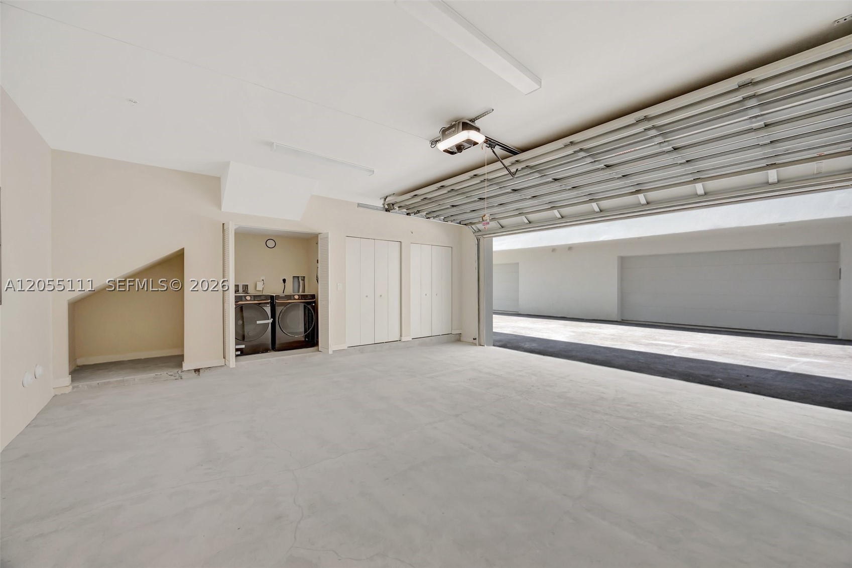 Caliza Townhouses - Residential