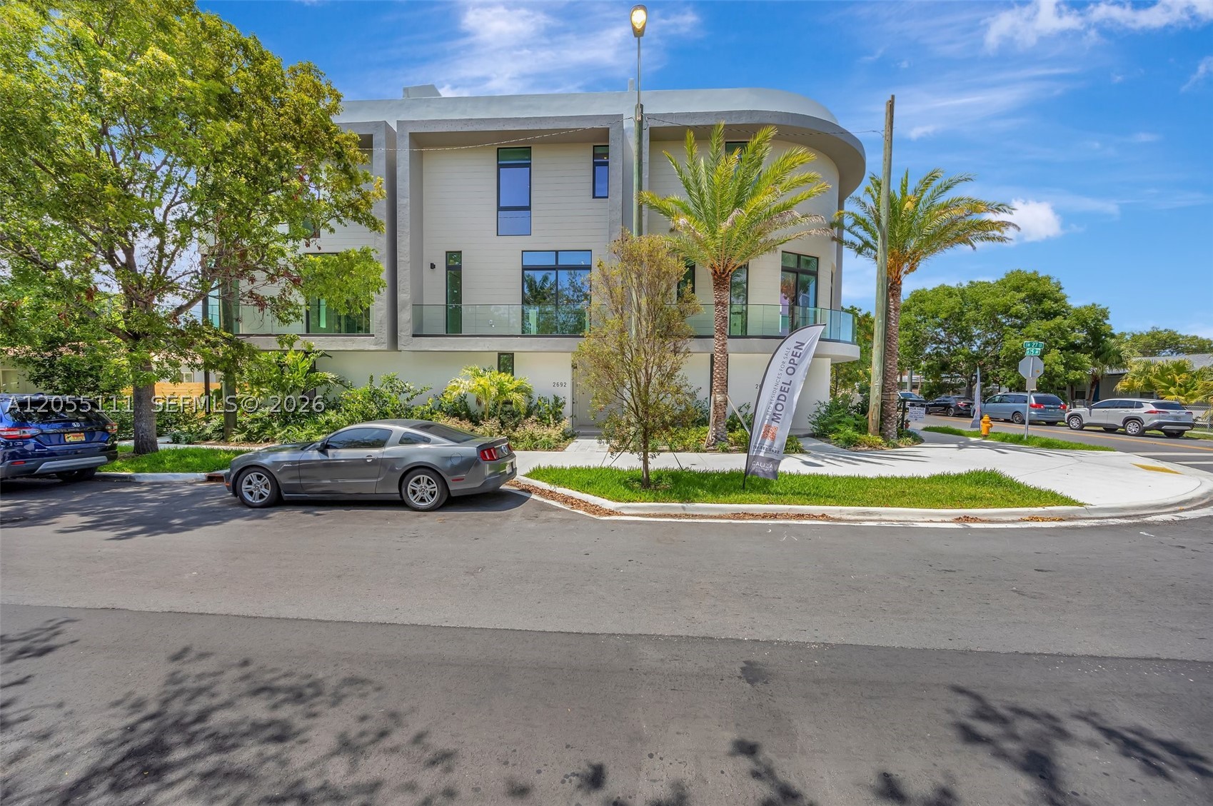 Caliza Townhouses - Residential