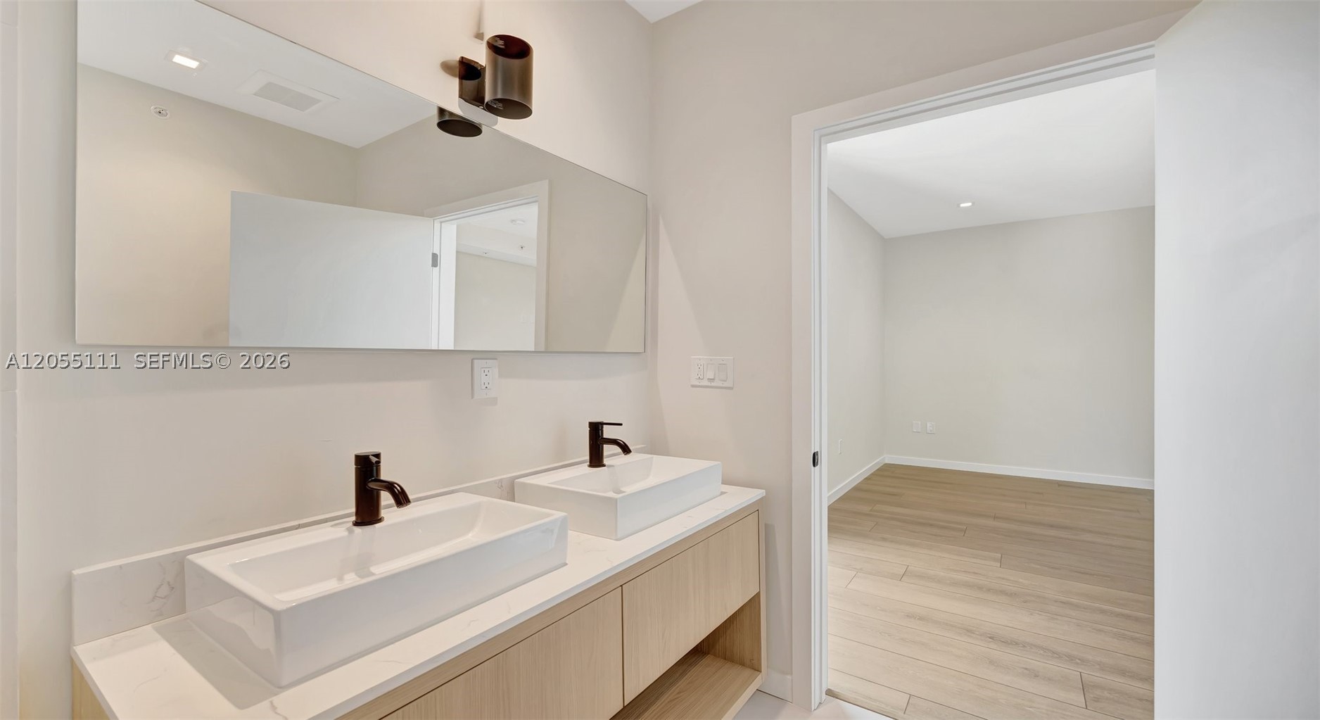 Caliza Townhouses - Residential