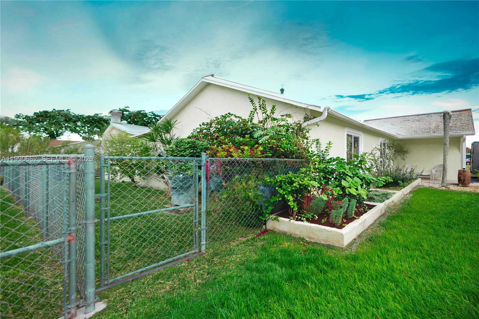 MEADOW WOOD MANOR SEC 10 - Residential