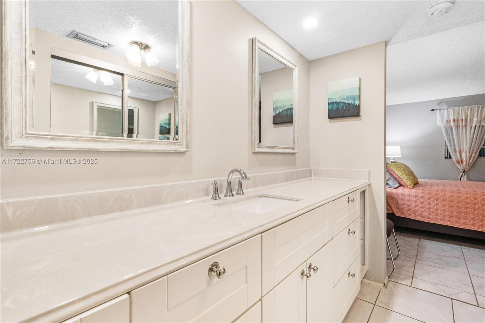 SAPPHIRE CONDO - Residential