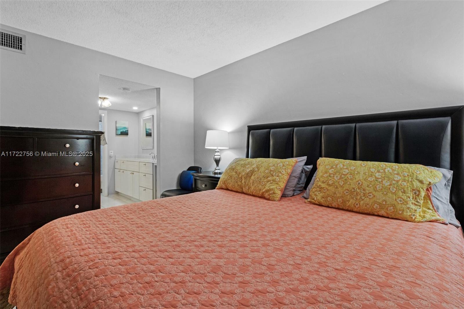 SAPPHIRE CONDO - Residential