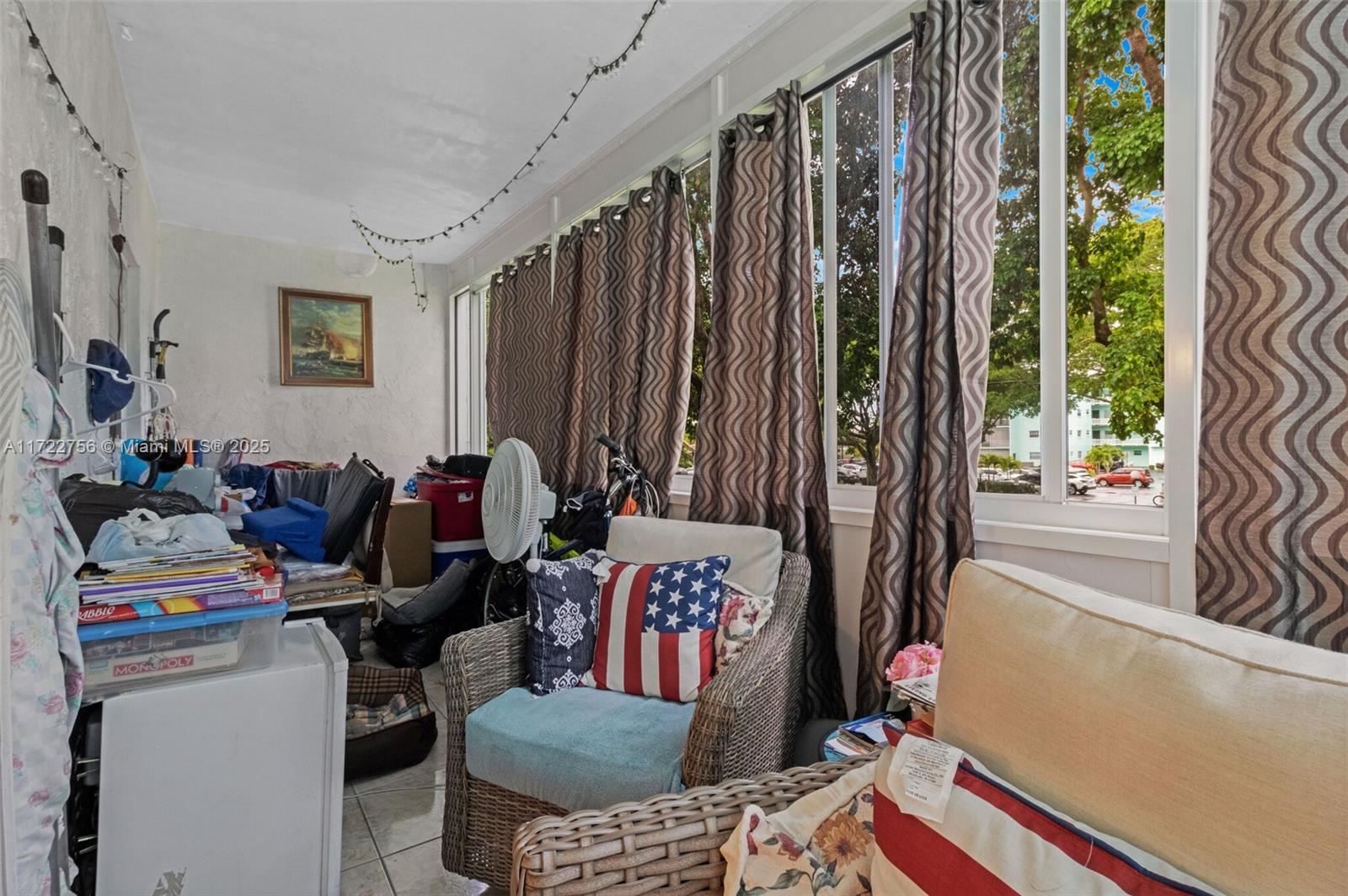 SAPPHIRE CONDO - Residential