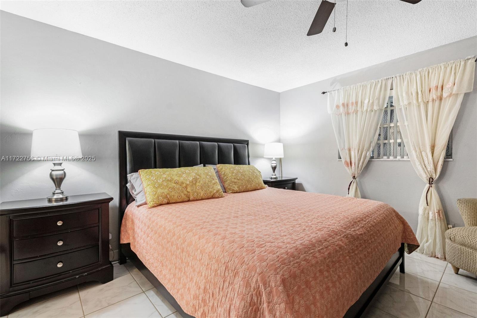 SAPPHIRE CONDO - Residential