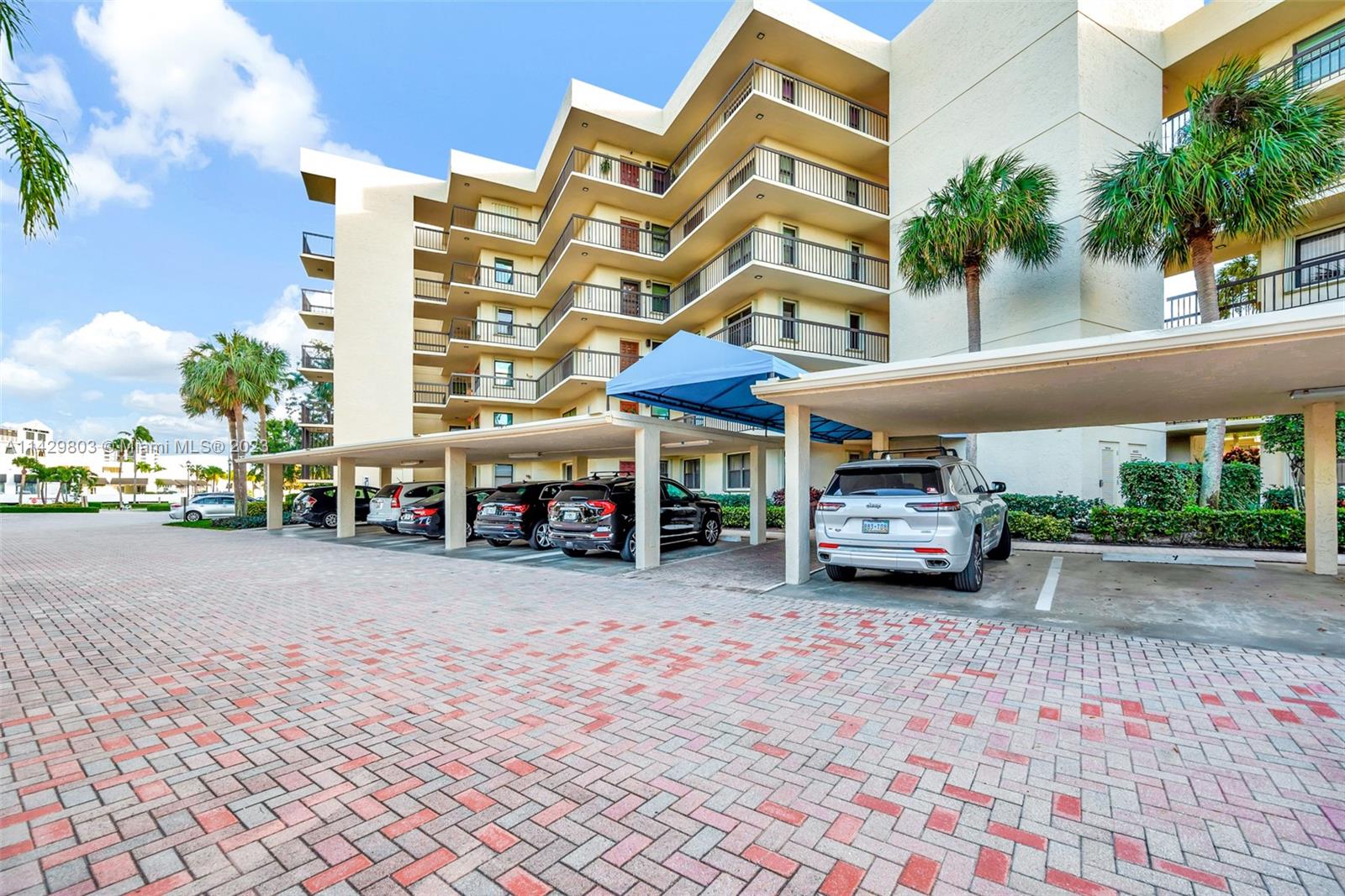EVERGLADES OF NORTH PALM - Residential Lease