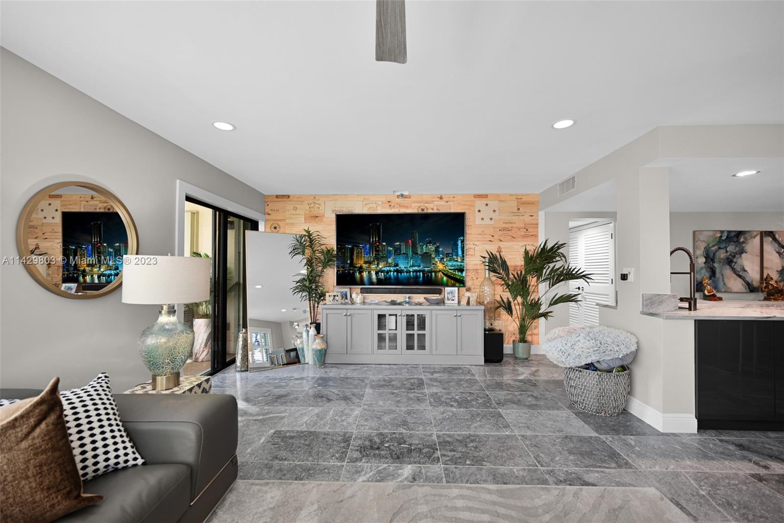 EVERGLADES OF NORTH PALM - Residential Lease