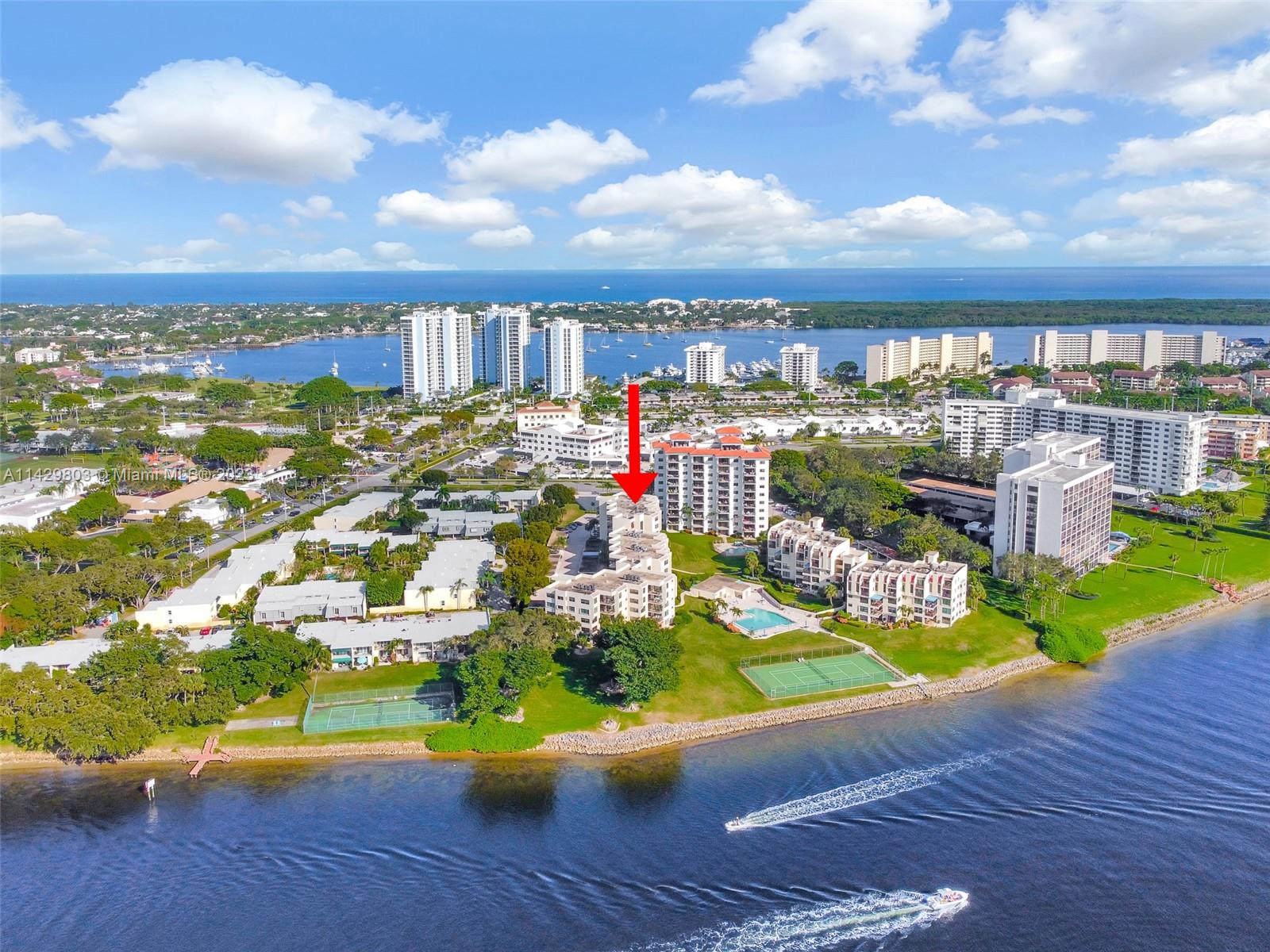 EVERGLADES OF NORTH PALM - Residential Lease