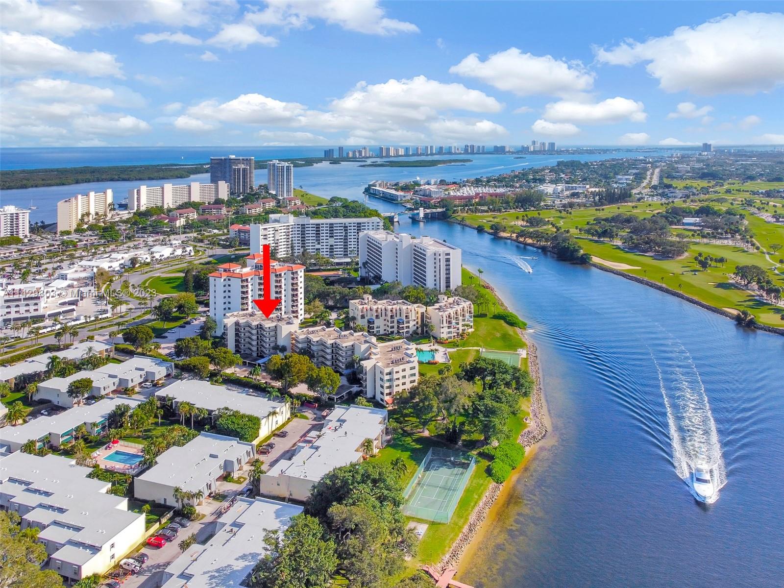 EVERGLADES OF NORTH PALM - Residential Lease