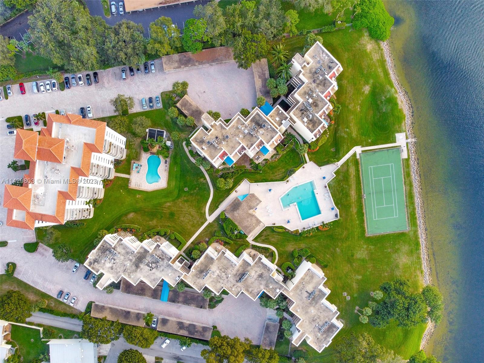 EVERGLADES OF NORTH PALM - Residential Lease