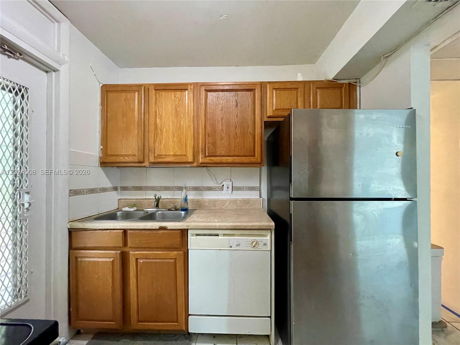 BAYSIDE TERRACE CONDO - Residential Lease