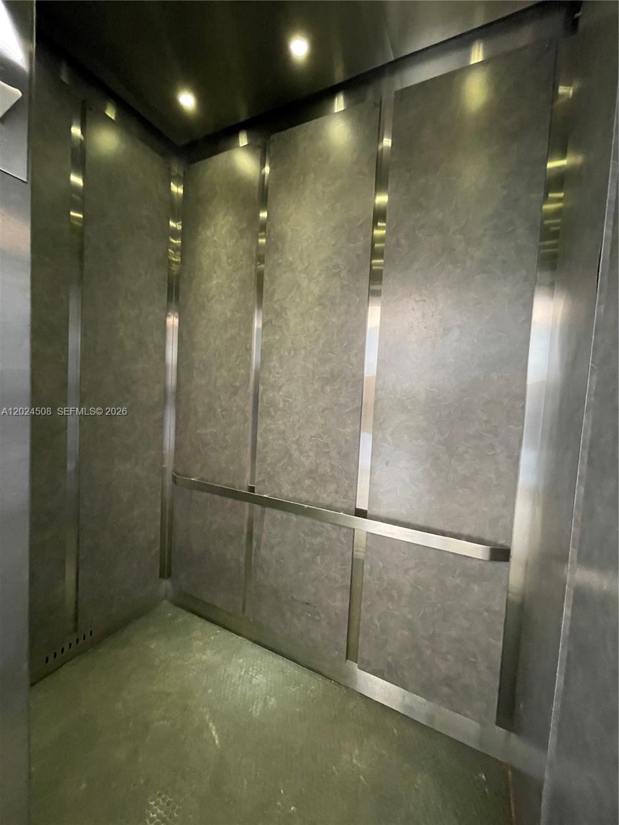 BAYSIDE TERRACE CONDO - Residential Lease
