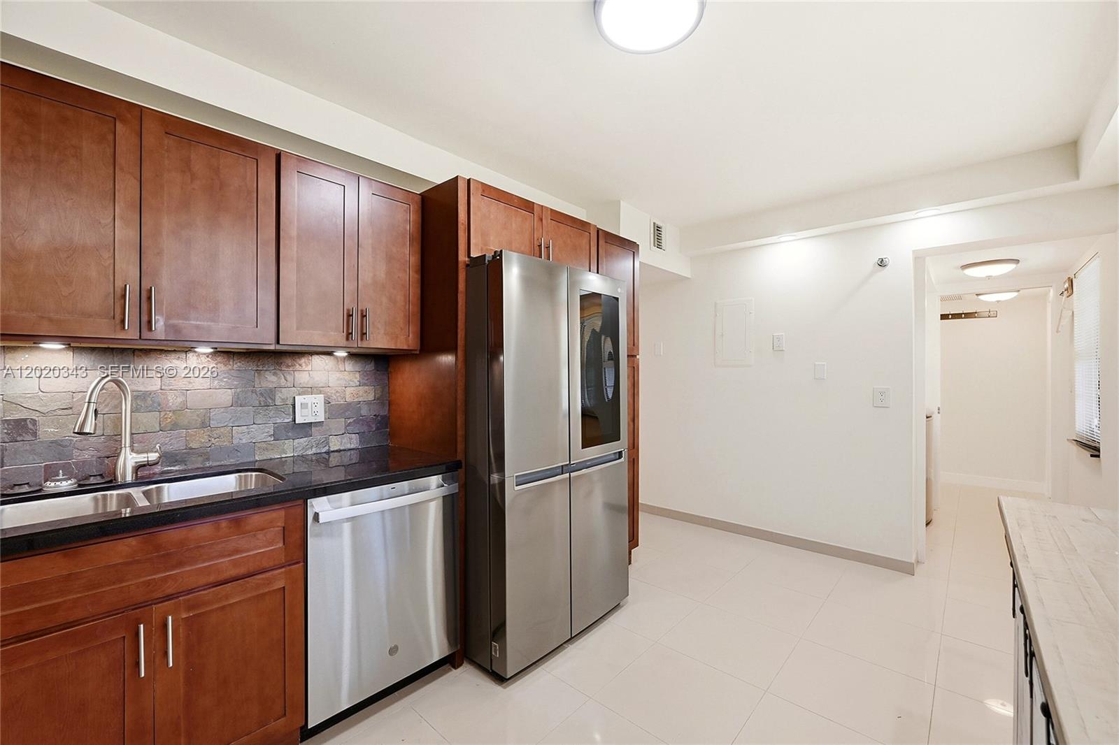 NO 113 PALM-AIRE COUNTRY - Residential