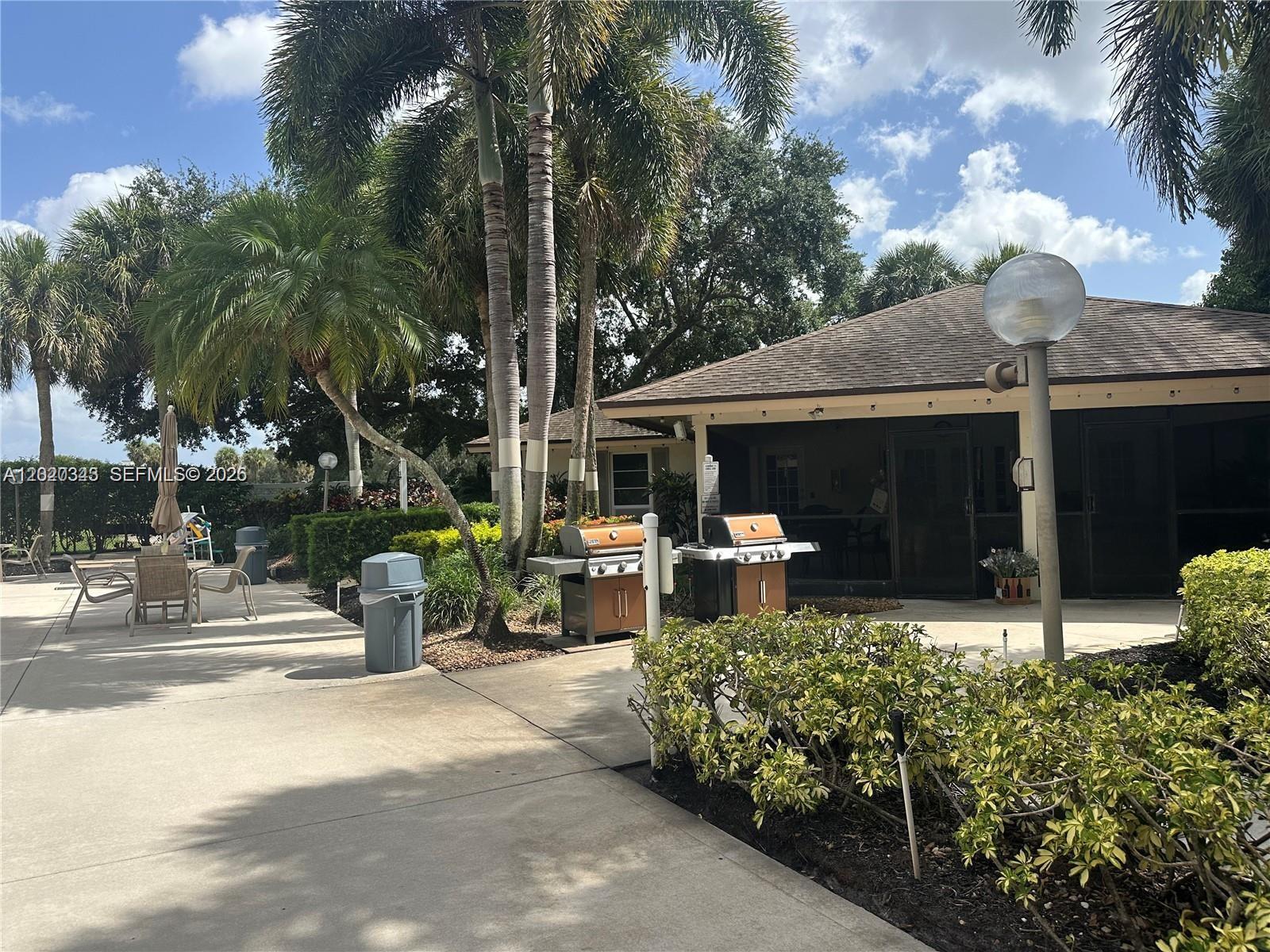 NO 113 PALM-AIRE COUNTRY - Residential