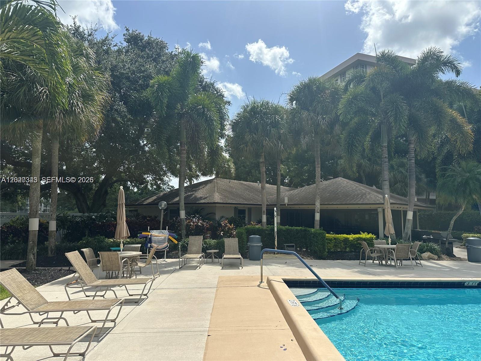 NO 113 PALM-AIRE COUNTRY - Residential