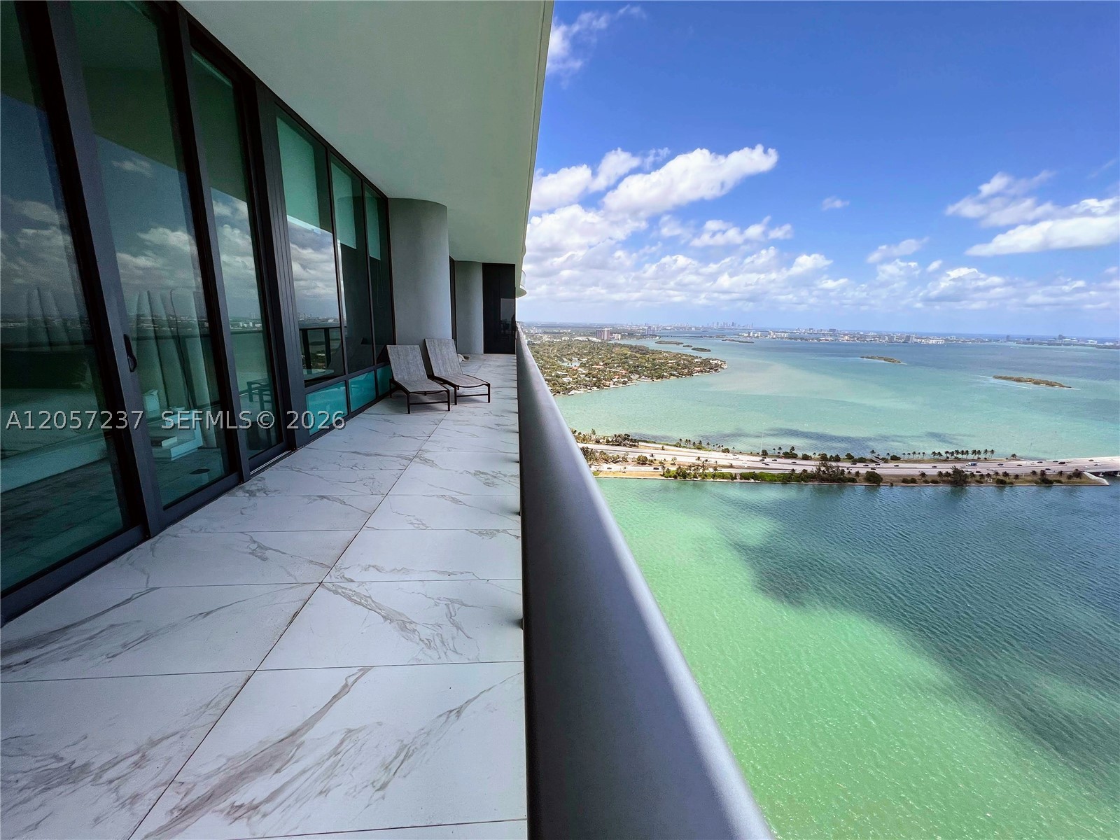 ONE PARAISO CONDO - Residential