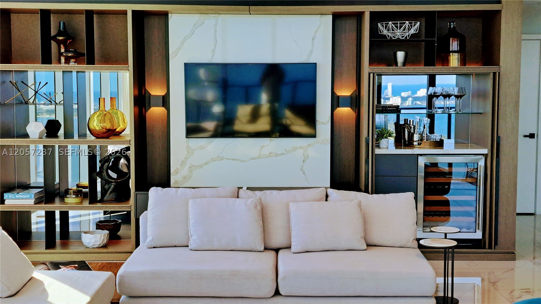 ONE PARAISO CONDO - Residential