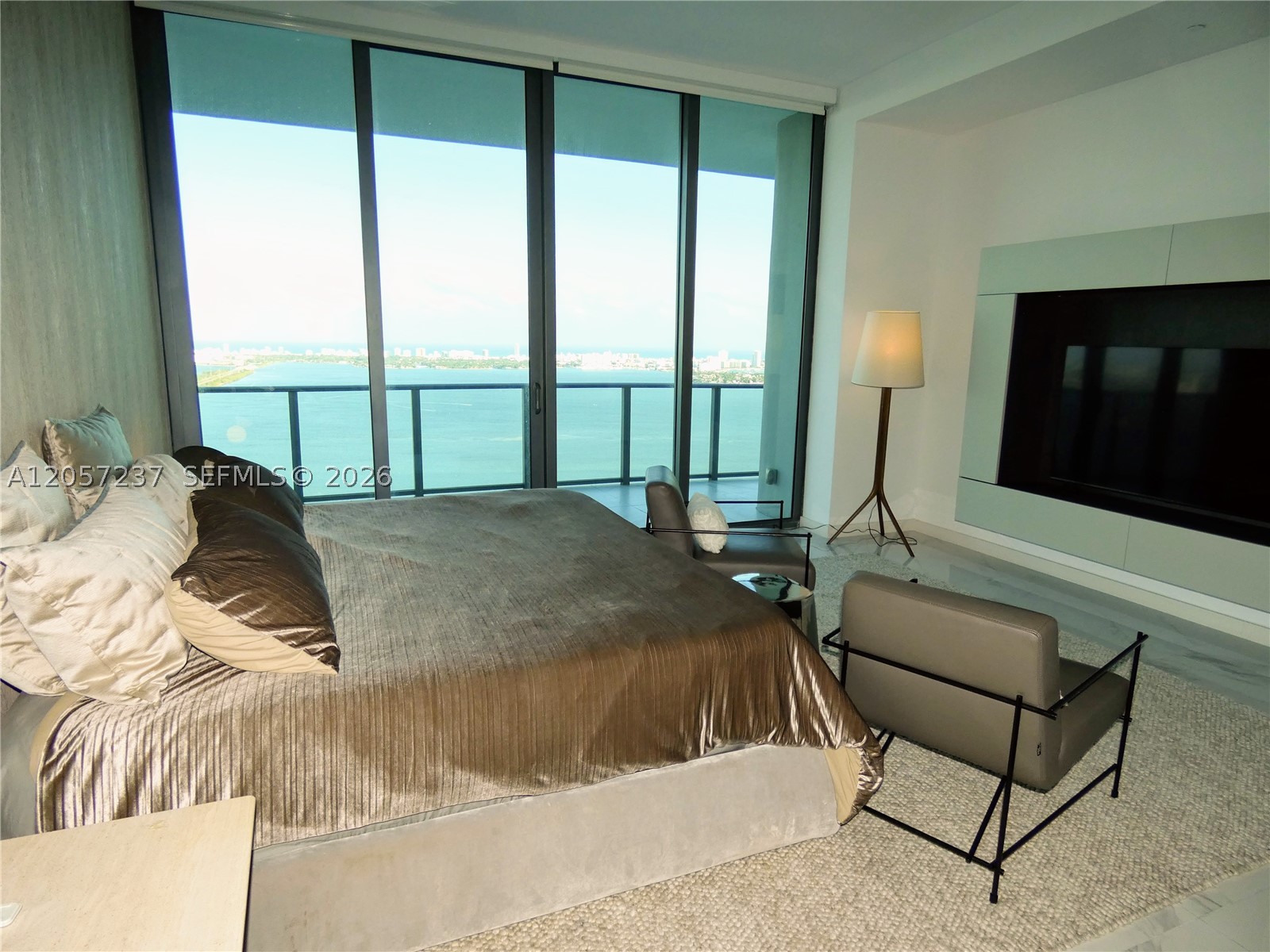 ONE PARAISO CONDO - Residential