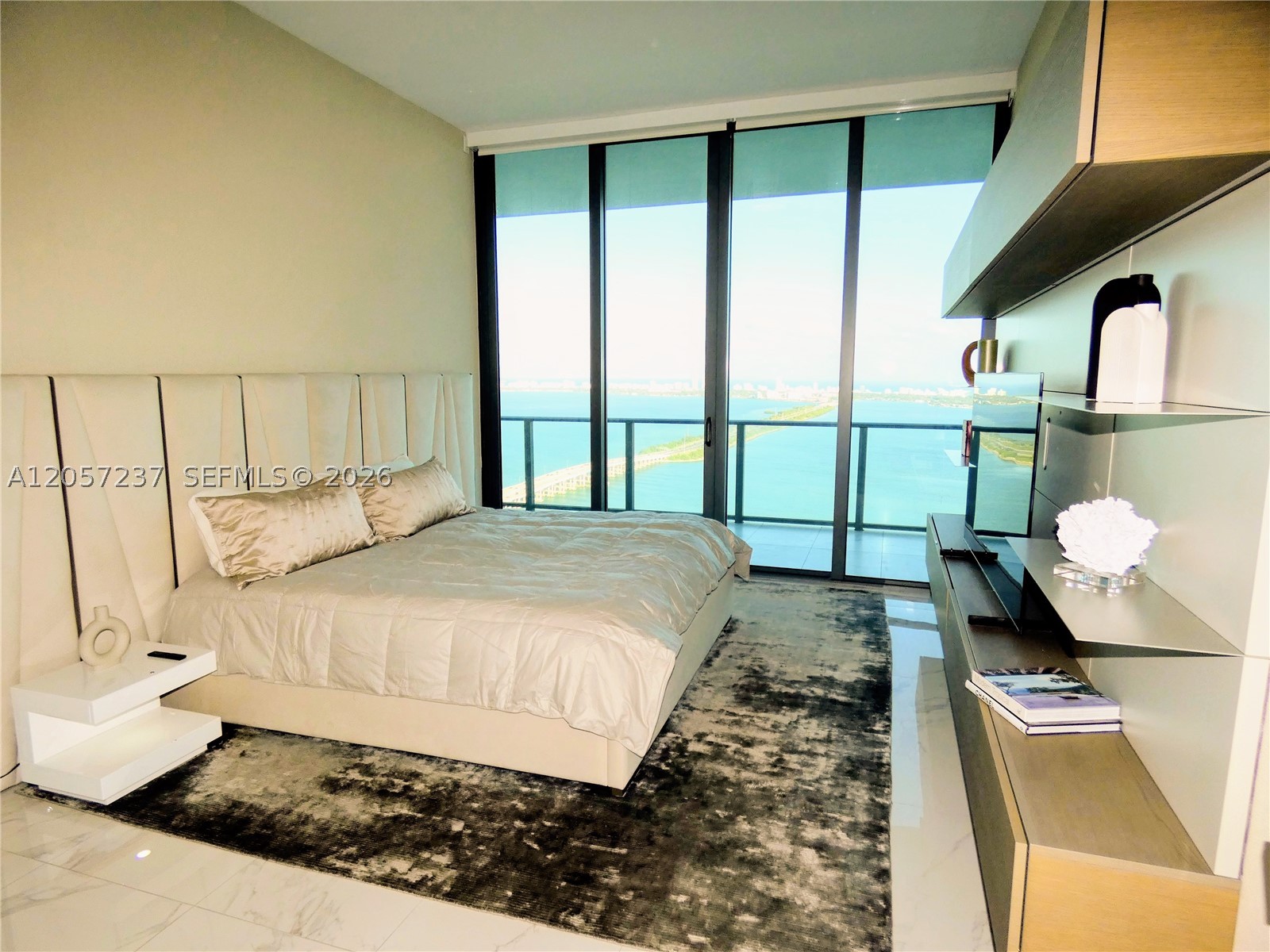 ONE PARAISO CONDO - Residential