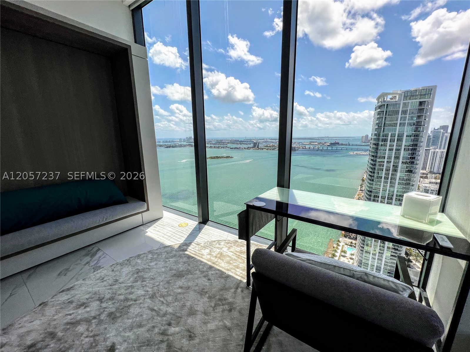 ONE PARAISO CONDO - Residential