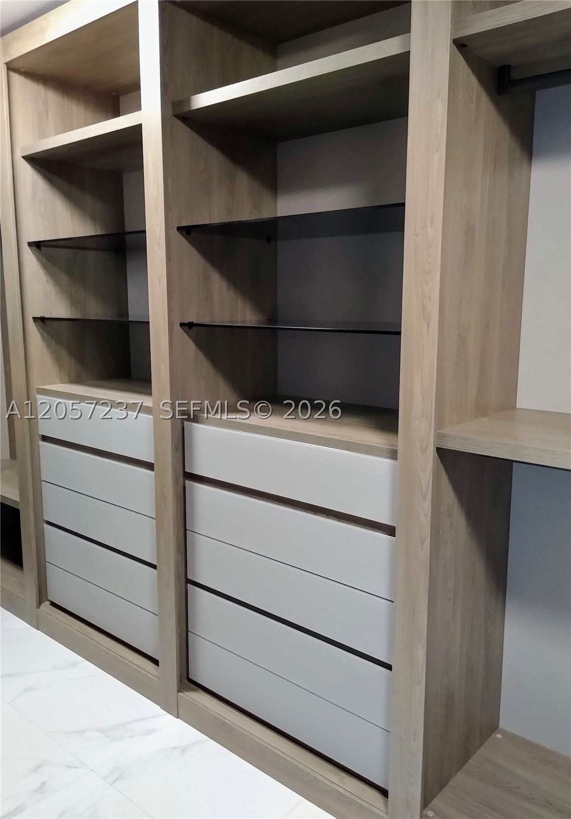 ONE PARAISO CONDO - Residential