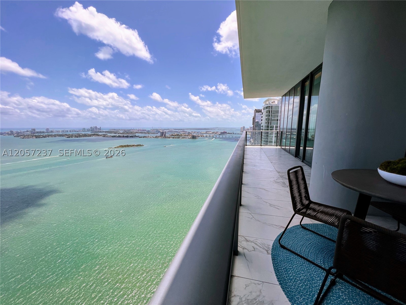 ONE PARAISO CONDO - Residential