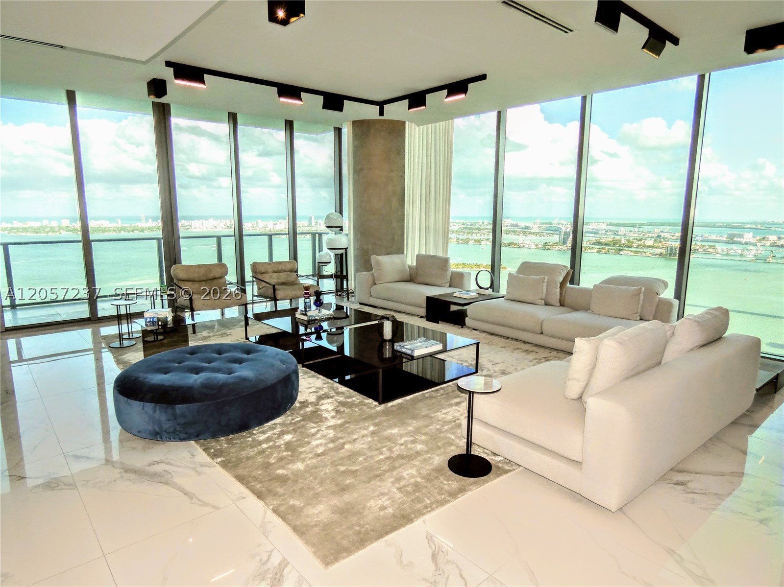 ONE PARAISO CONDO - Residential