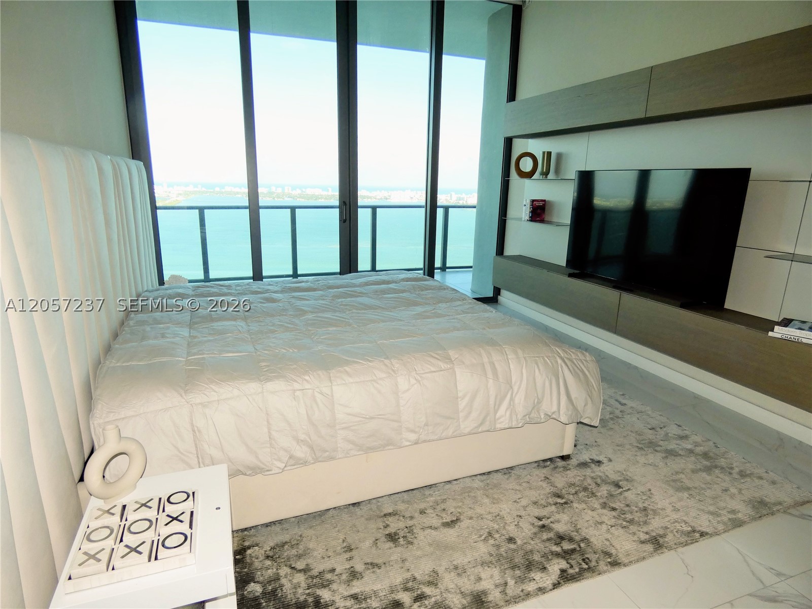 ONE PARAISO CONDO - Residential