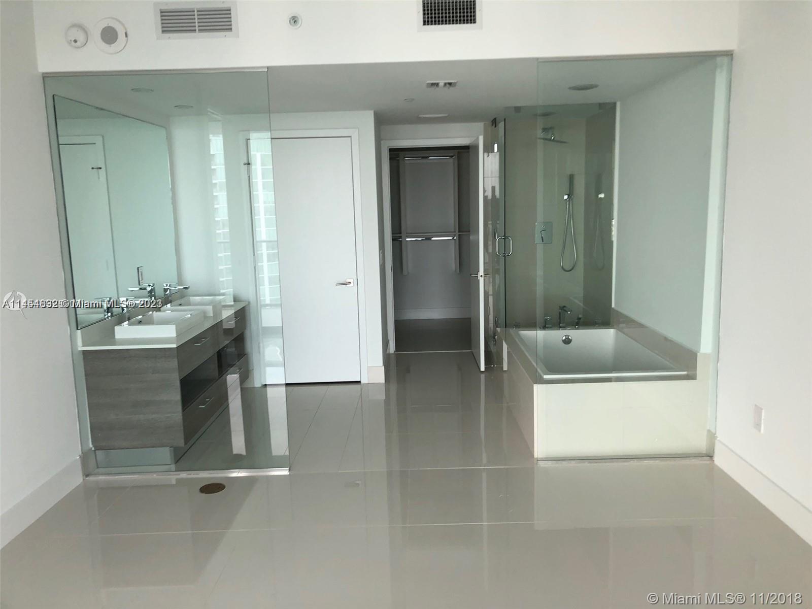 PARAISO BAY CONDO - Residential Lease