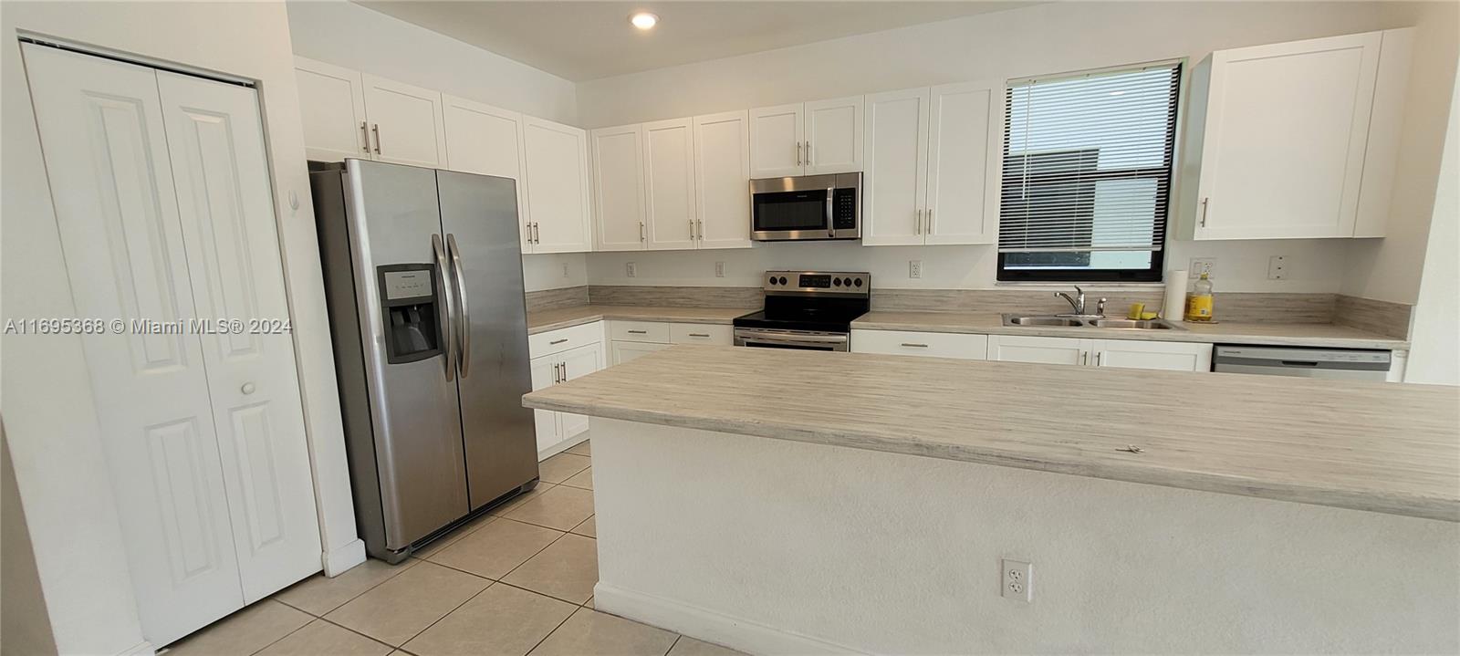 S ALLAPATTAH GARDENS - Residential