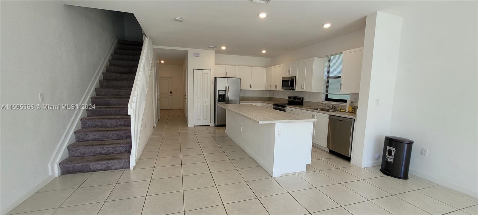 S ALLAPATTAH GARDENS - Residential