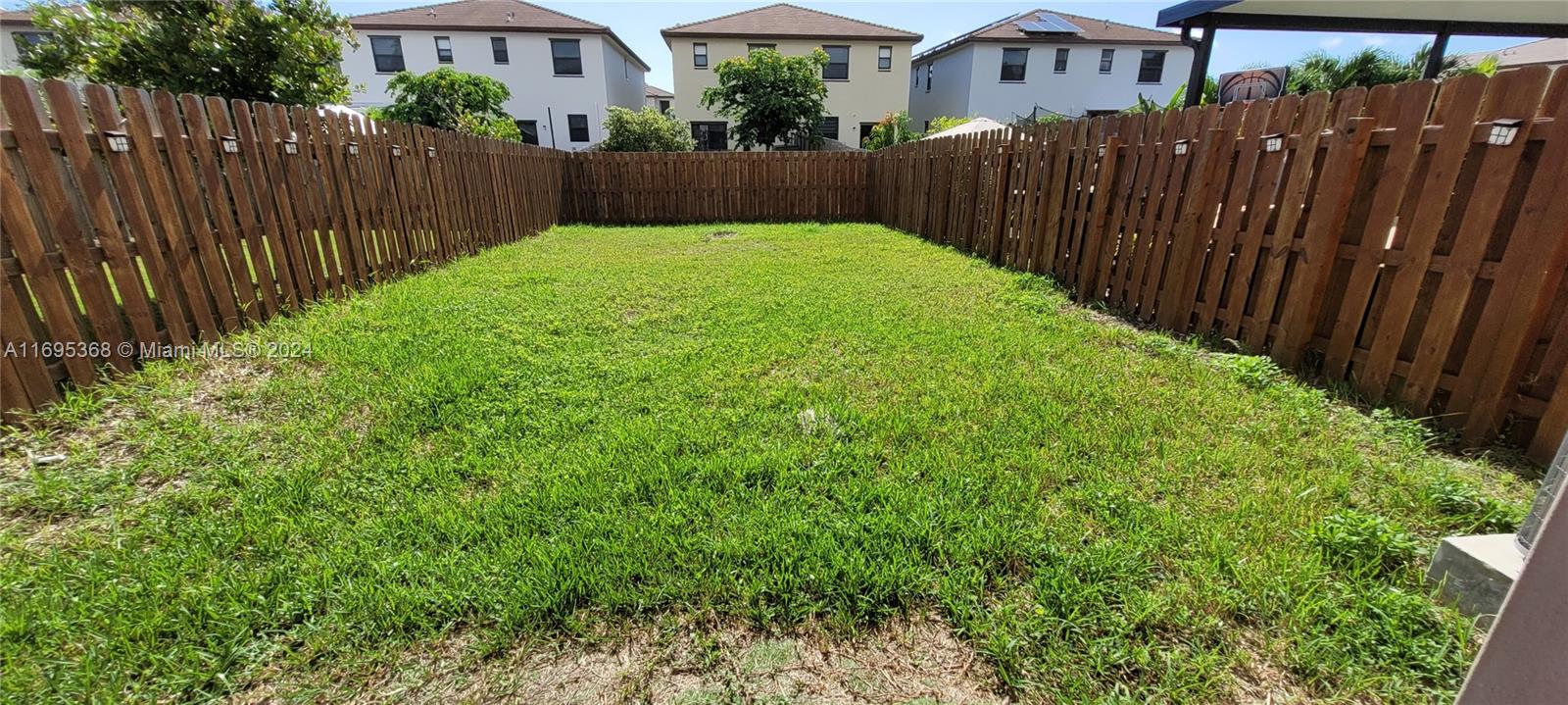 S ALLAPATTAH GARDENS - Residential