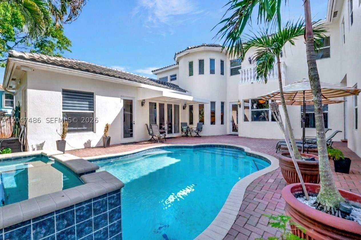 ROYAL PALM FOREST - Residential