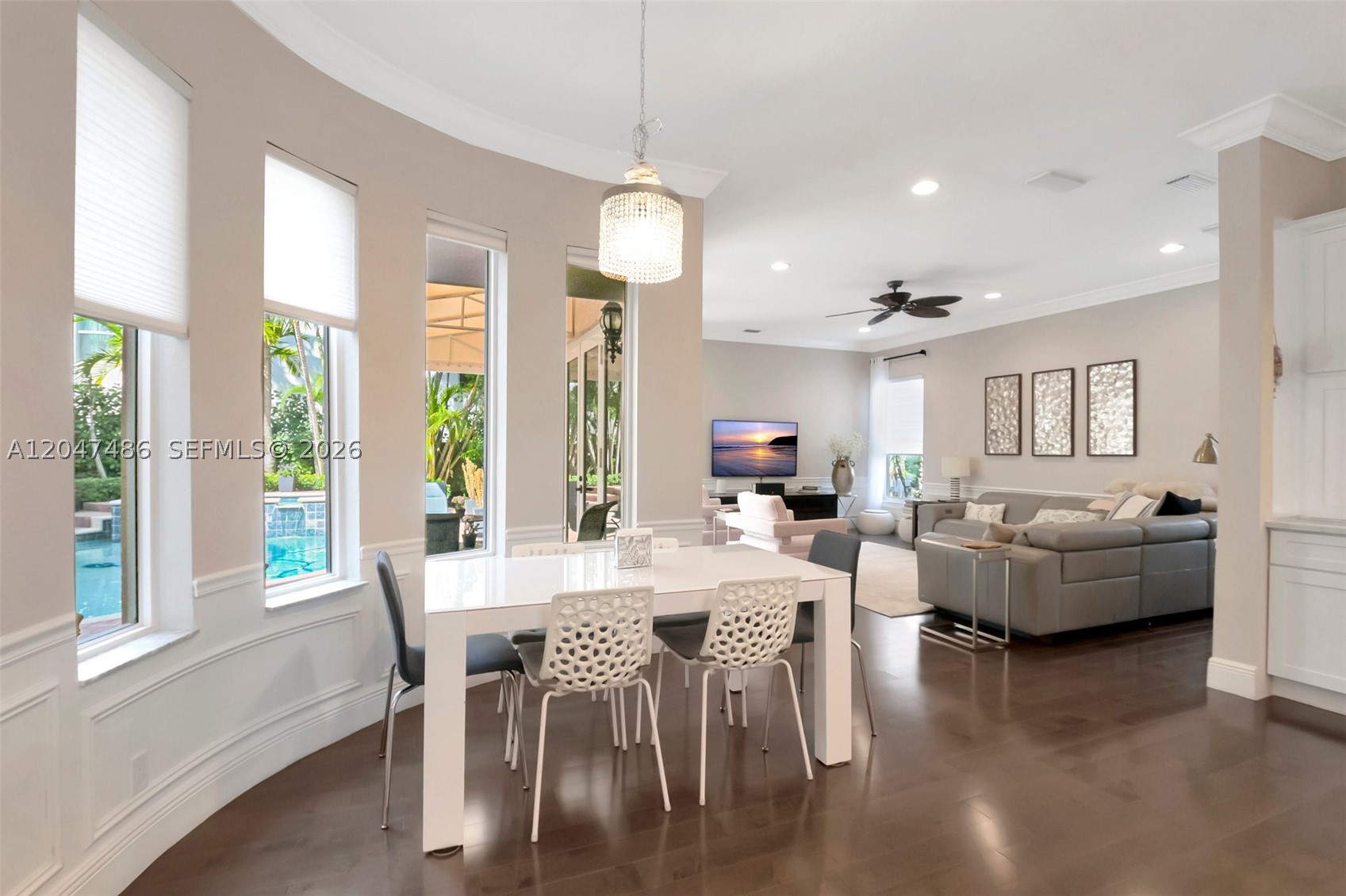 ROYAL PALM FOREST - Residential