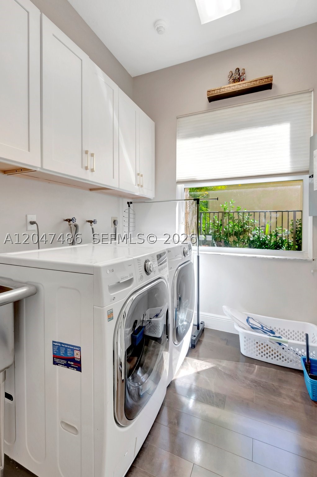 ROYAL PALM FOREST - Residential