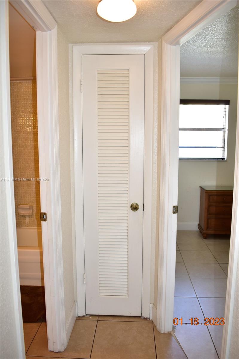 SUNRISE LAKES 45 CONDO - Residential Lease