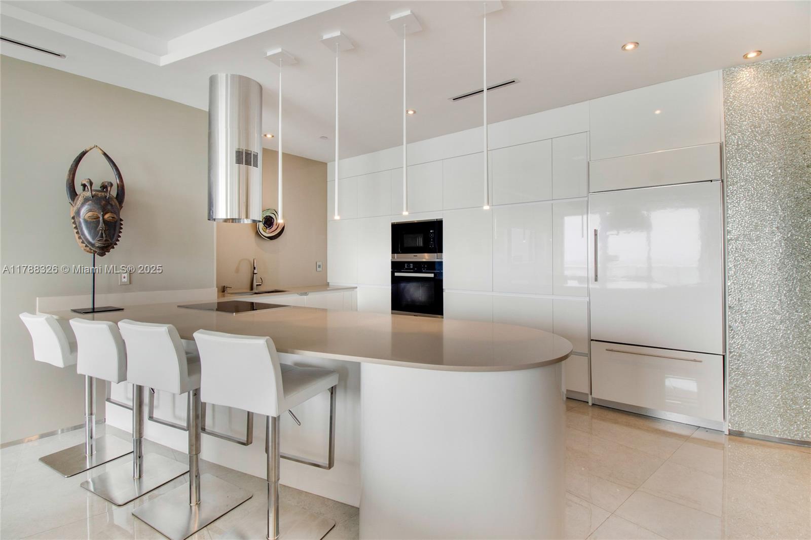 ICON CONDO - Residential