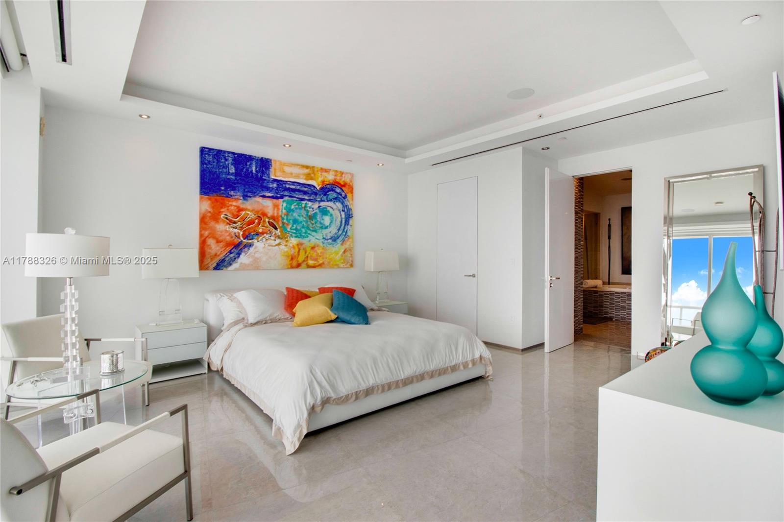 ICON CONDO - Residential