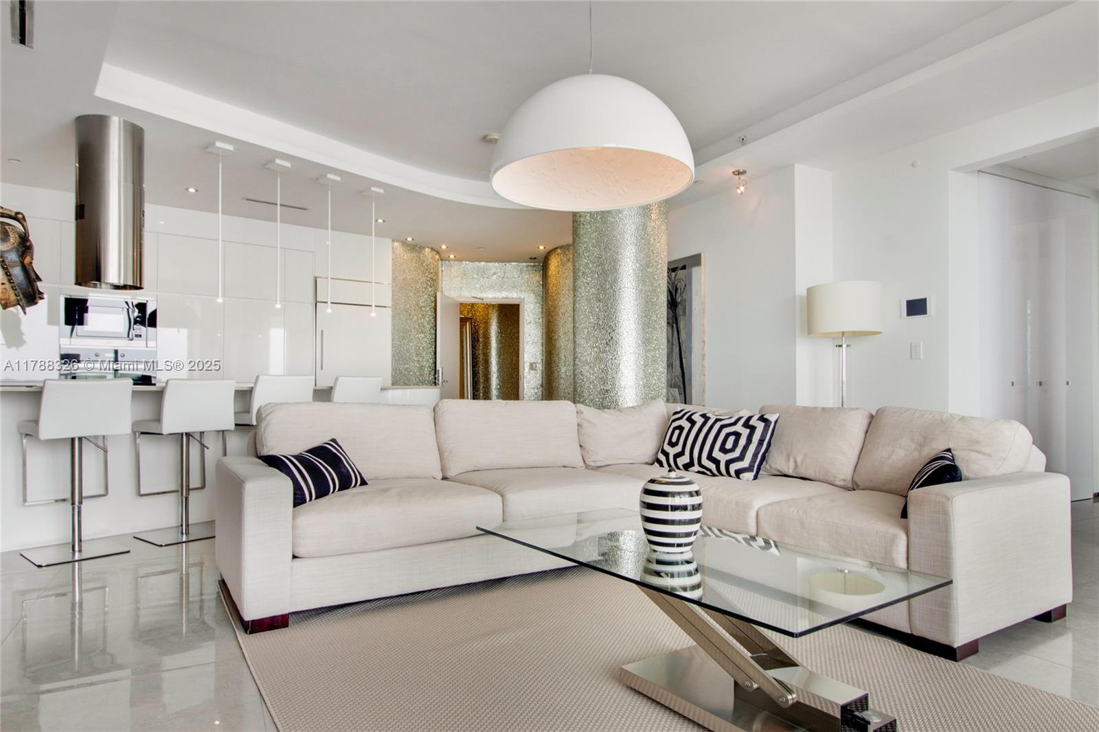 ICON CONDO - Residential